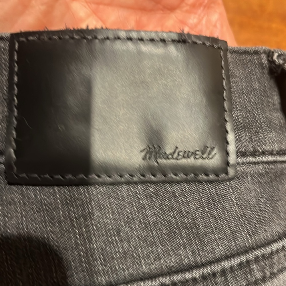 Madewell 9" Mid-Rise Roadtripper Supersoft Jeans in Ashmont Wash - Picture 15 of 16